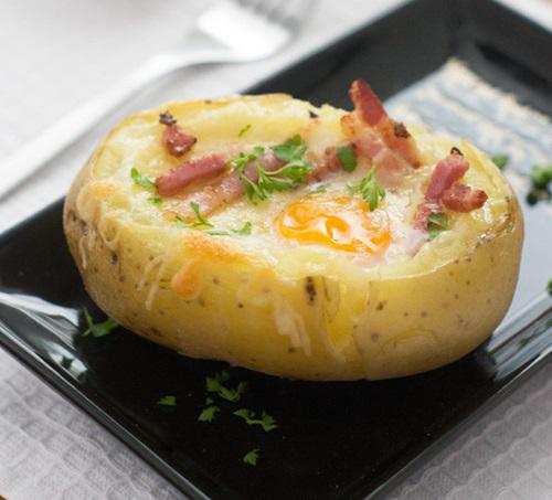 patata asada rellana de queso y bacon - desayuno diferente