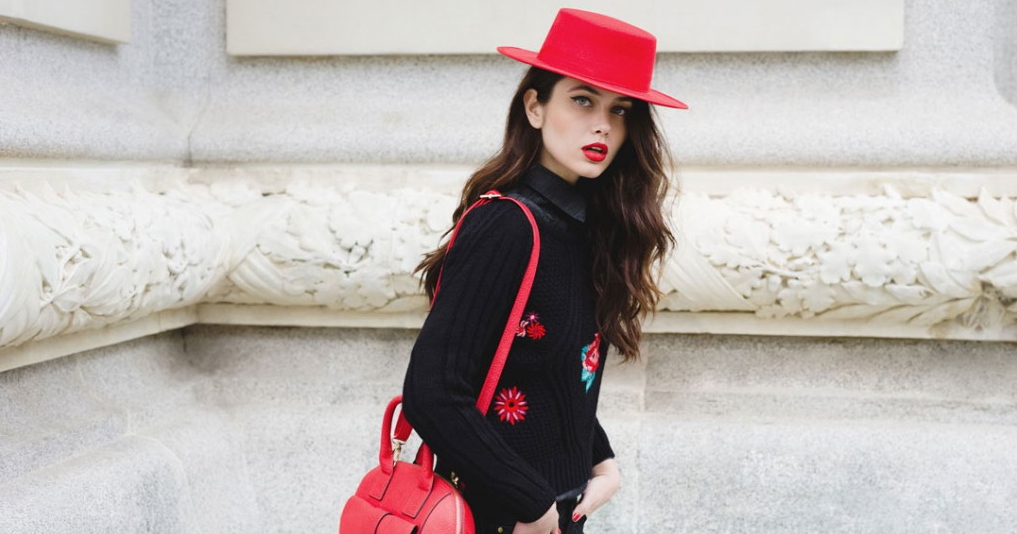 Sombreros con chaquetas bordadas