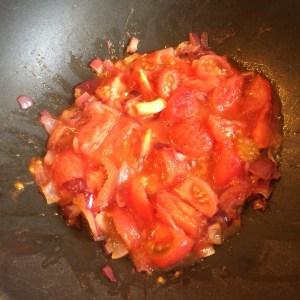 Pasta con tomate y ricotta