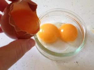 como añadir huevos en el jabon