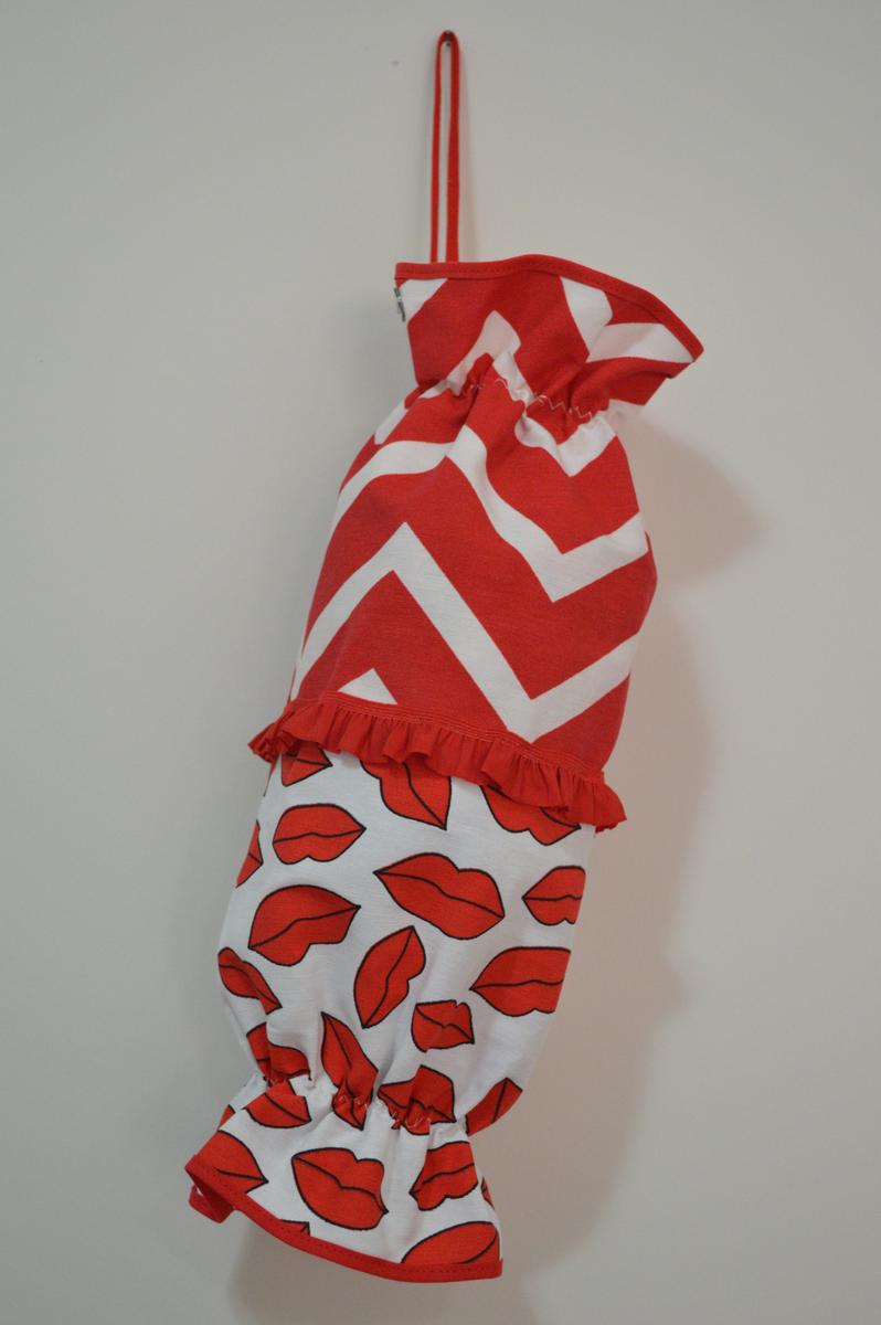 Bolsero. Tela: loneta. Estampa: besos. Precio: $96.