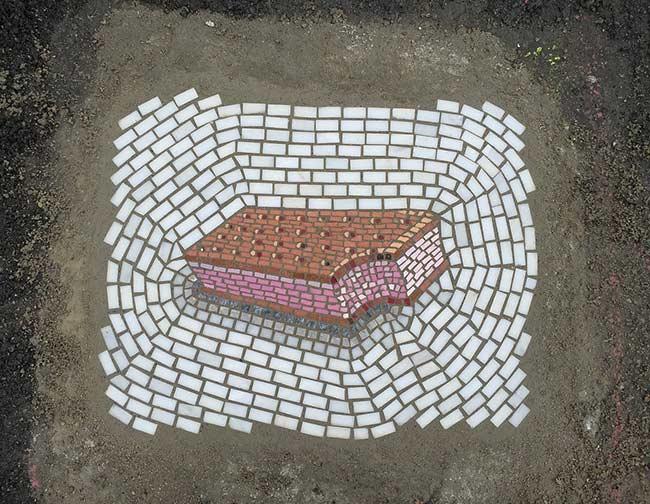 artista cubre baches con mosaicos jim bachor