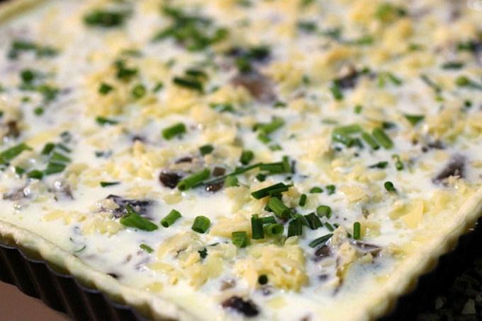Tarta de puerros y hongos con masa salada casera