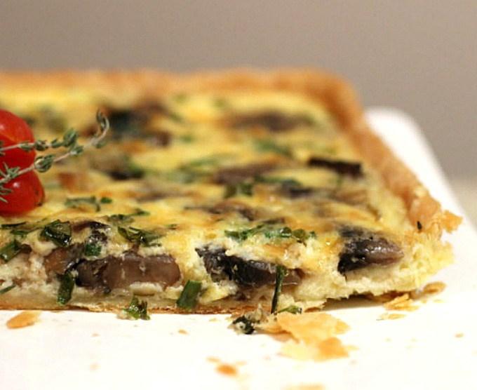 Tarta de puerros y hongos con masa salada casera