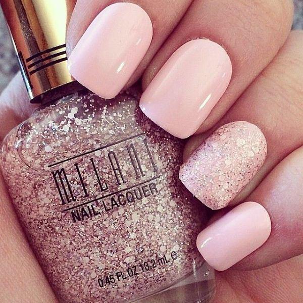 uñas-cortas-color-rosa-con-efectos