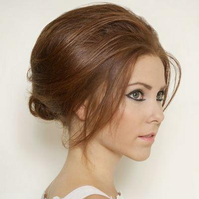 cabello recogido de los finales de los años 50