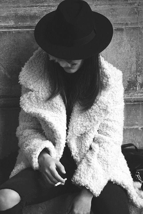 Look con abrigo de piel de oveja | Petite Girl