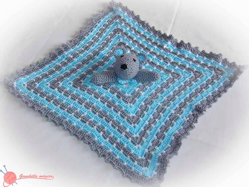 Baby box o Canastilla de bebe ganchillo mantita de apego