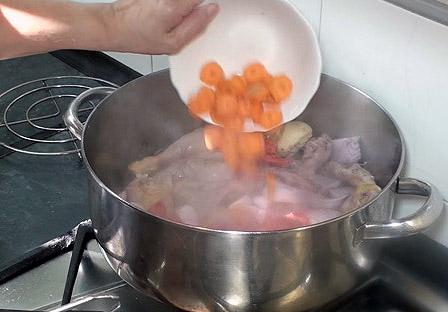 Pollo y Conejo rustido con Setas19