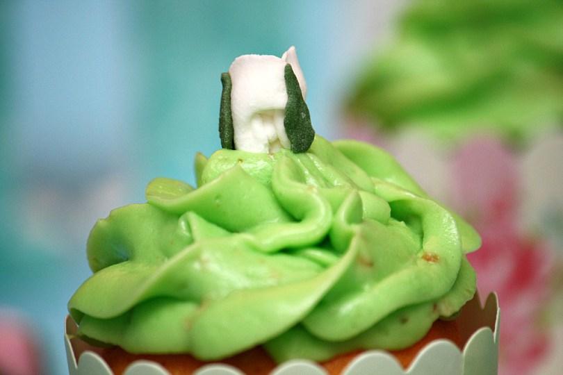 PISTACHIO-CUPCAKES-FLOR