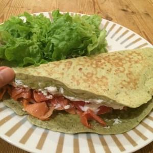 piadina de espinacas y salmón