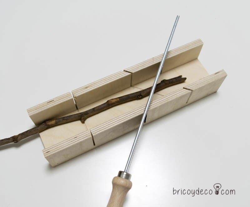 cortar ramas con un serrucho