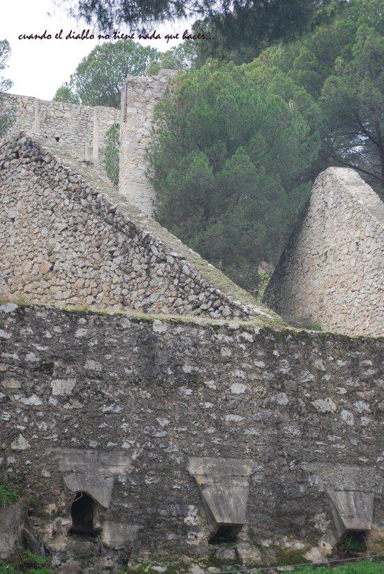 Detalle de los silos de machaqueo