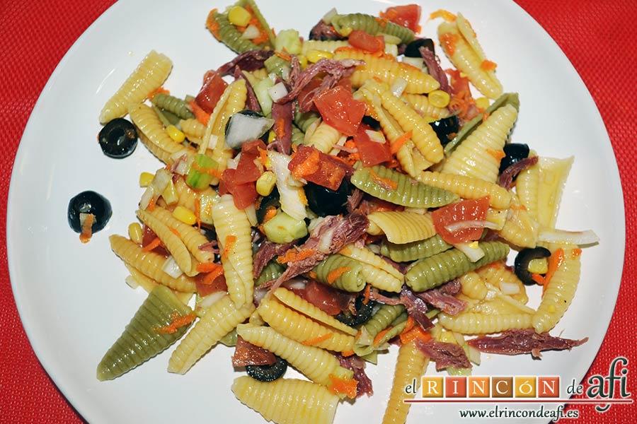 Ensalada de caracolas y confit de pato, sugerencia de presentación