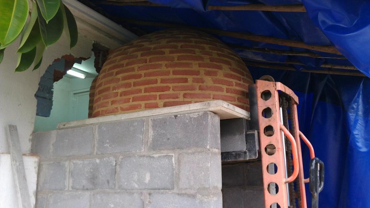 montaje-horno-de-barro-acabado-ladrillo-oleiros-a-coruna (13)