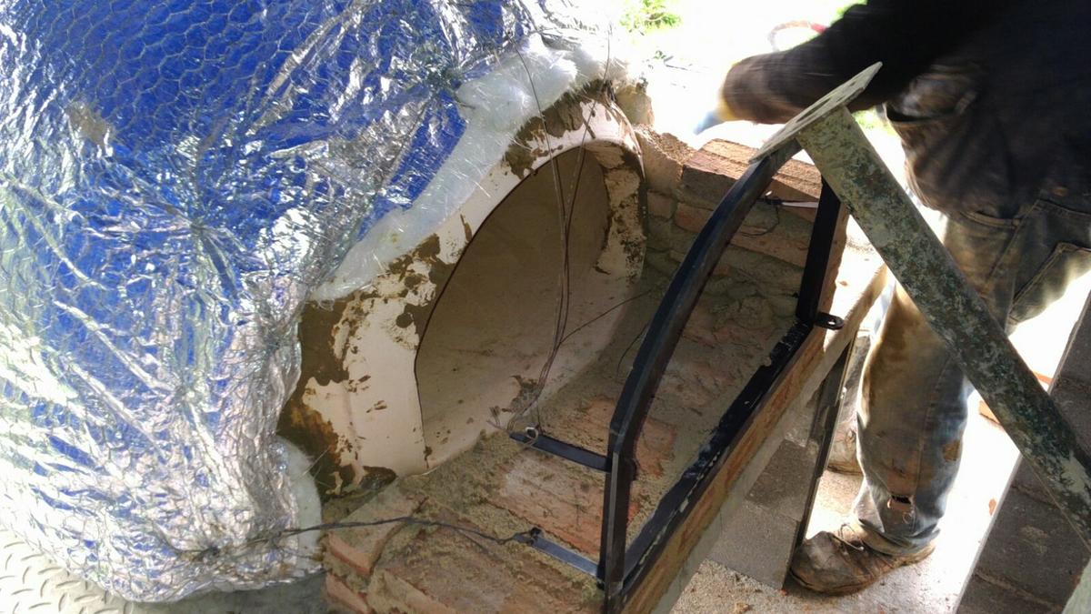 montaje-horno-de-barro-acabado-ladrillo-oleiros-a-coruna (6)