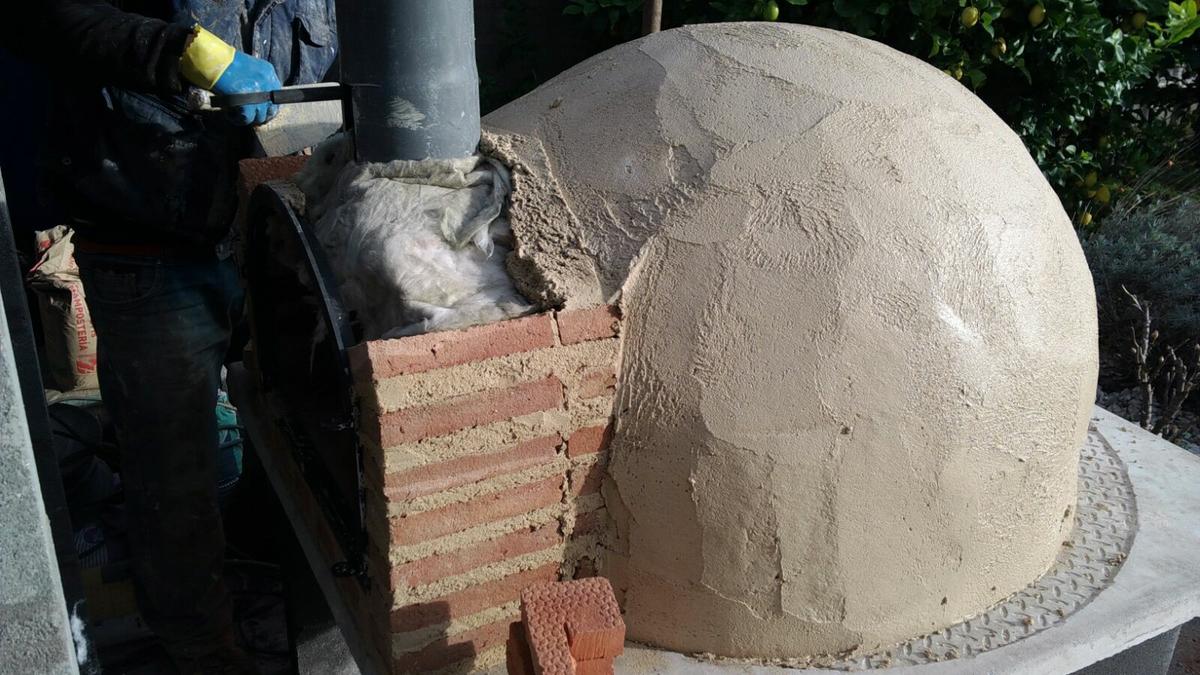 montaje-horno-de-barro-acabado-ladrillo-oleiros-a-coruna (9)