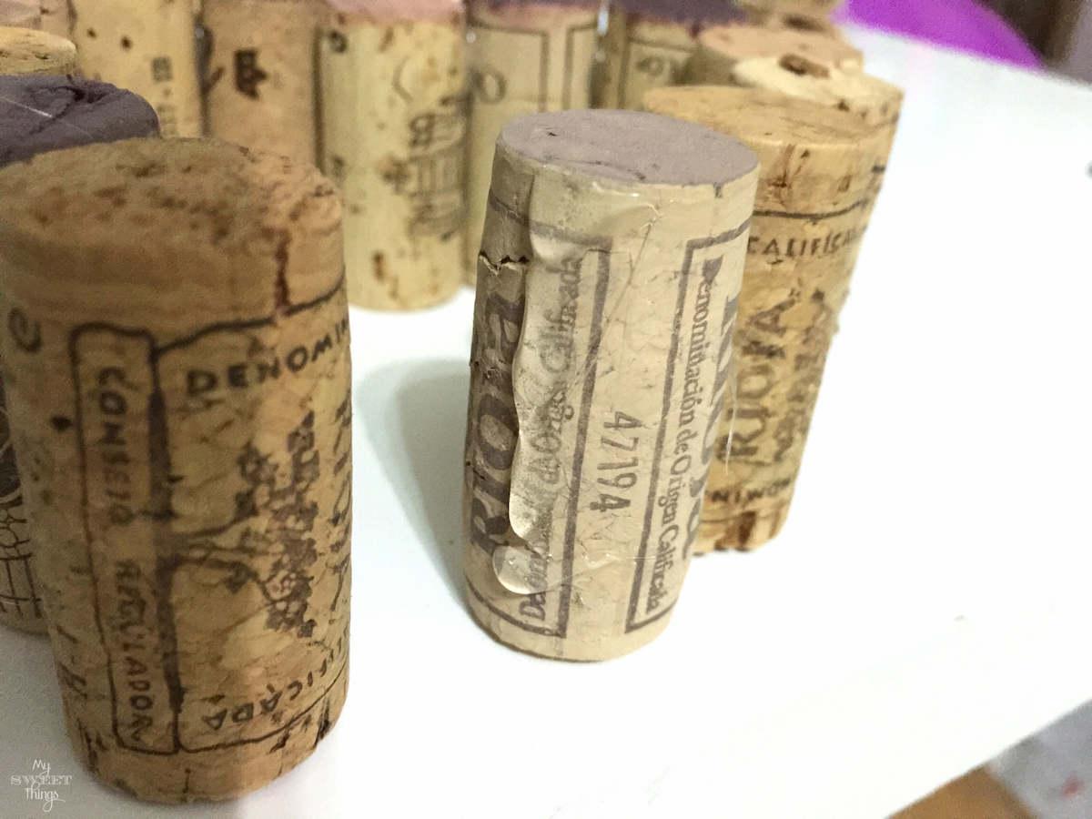 How to make a heart out of wine corks