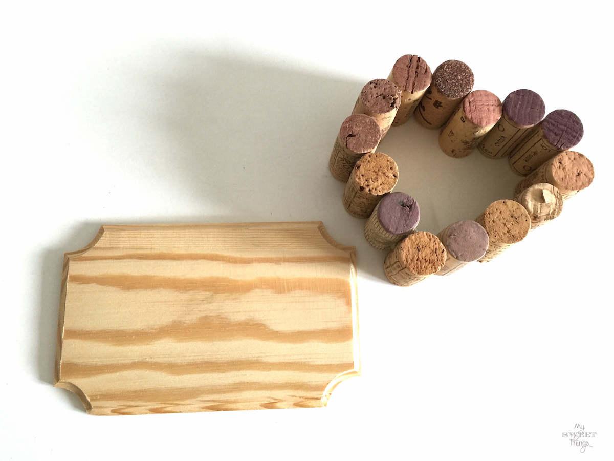 How to make a heart out of wine corks
