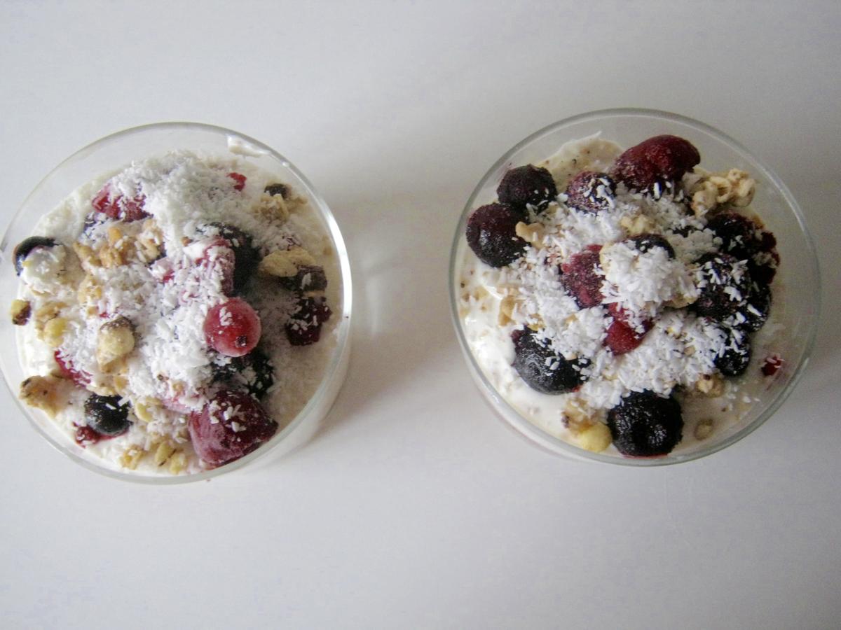 postre yogurt frutas