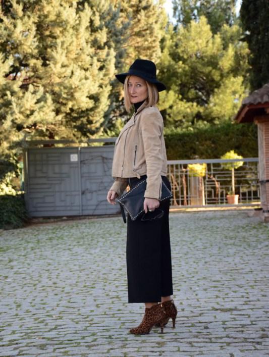 Culottes pants and suede biker