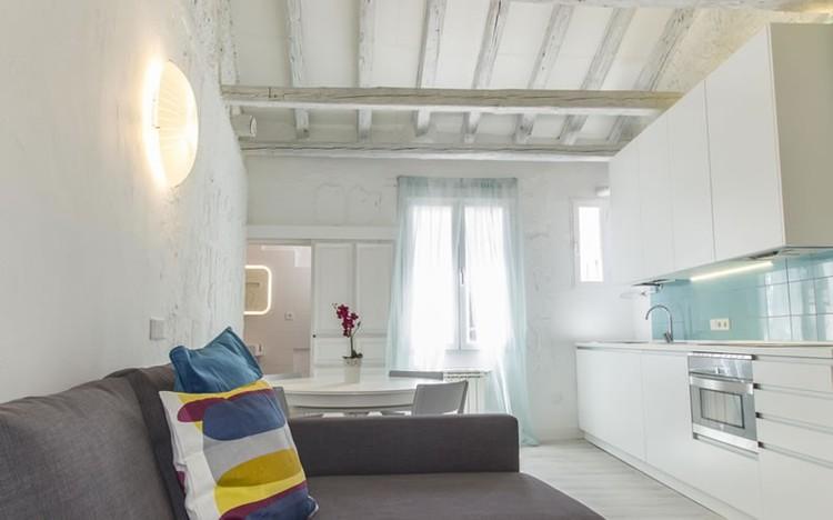 Sucursal Urbana Universo Sostenible - Ejemplo piso pequeno en blanco