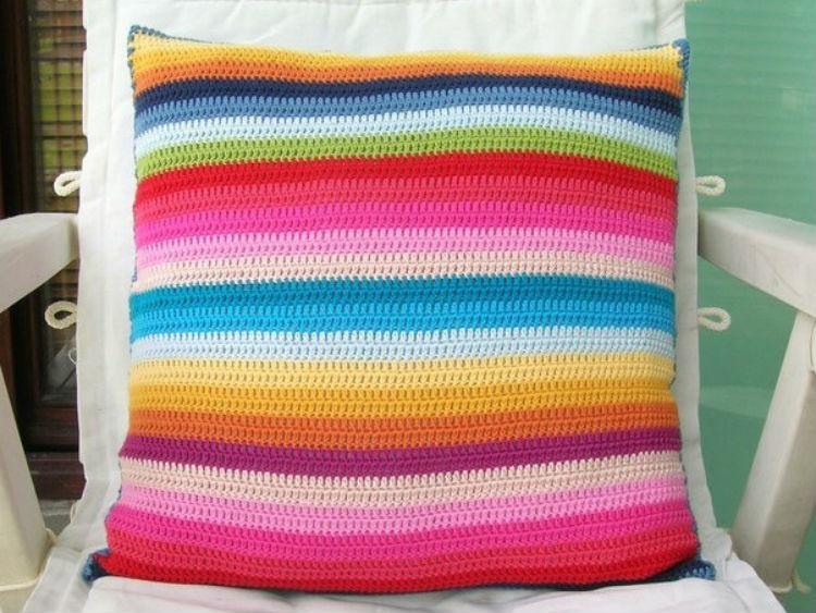cojin crochet colores