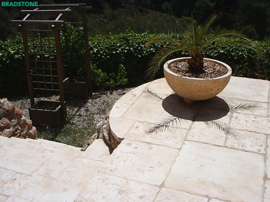 Consejos para la colocacion de suelo para jardin de piedra artificial