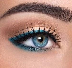 raya de ojos azul combinacion con negro