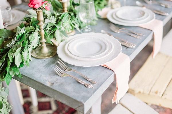Ruffled - photo by FreeHope Photography http://ruffledblog.com/romantic-bohemian-wedding-ideas