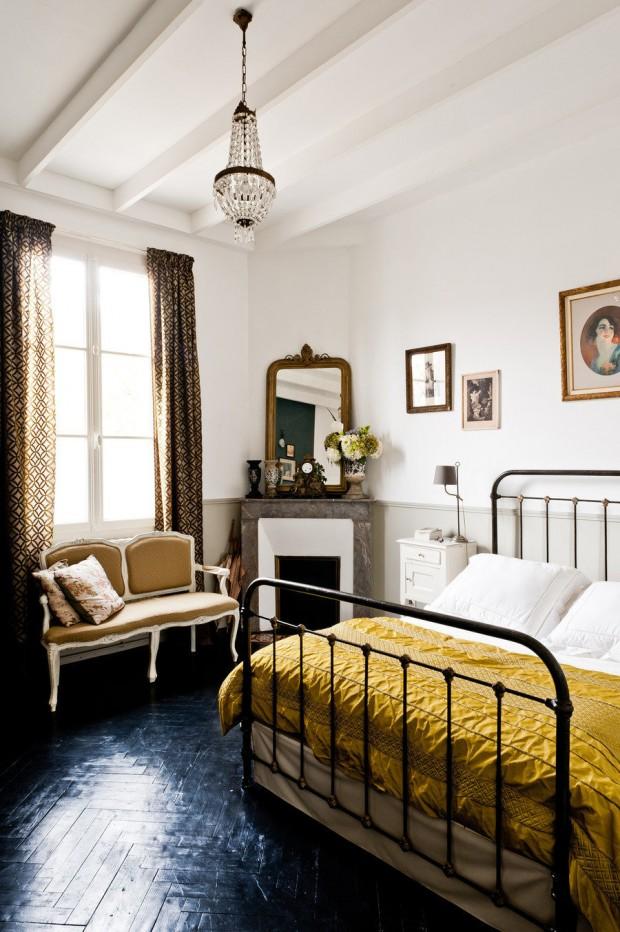 metal bed vintage