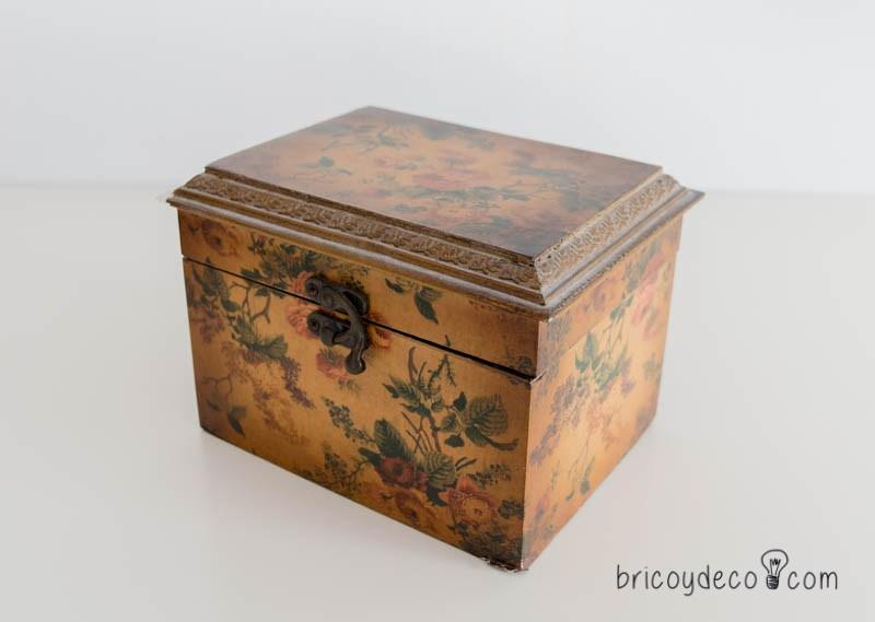 reciclar una caja con decoupage