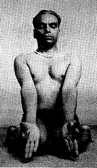 Iyengar haciendo la postura Virasana