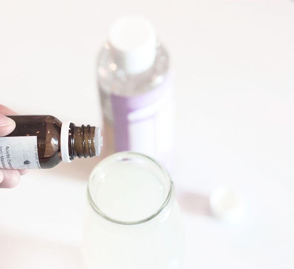 cómo hacer un limpiador multiusos DIY