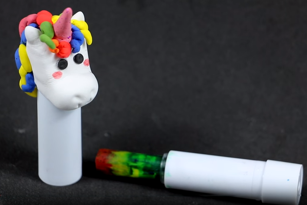 Labial unicornio