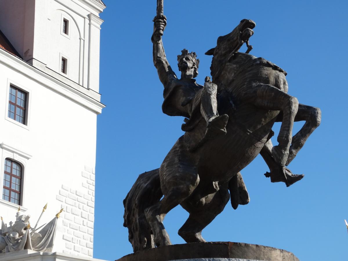 Estatua ecuestre de Svatopluk I, rey de Gran Moravia