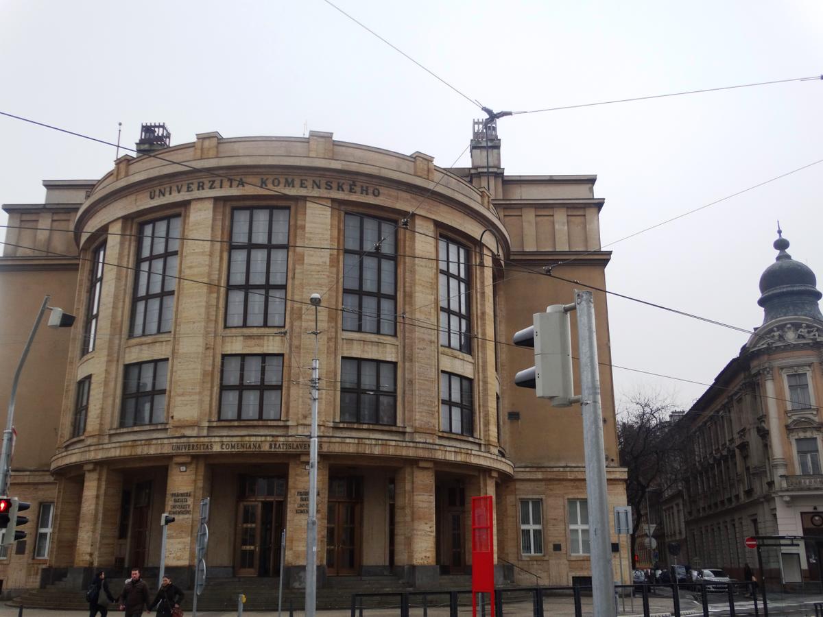 Universidad Comenius