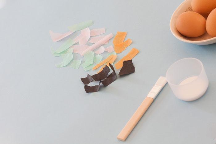 Decorar huevos de Pascua.