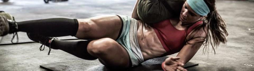 Entrenamiento de levantarse con costal de arena