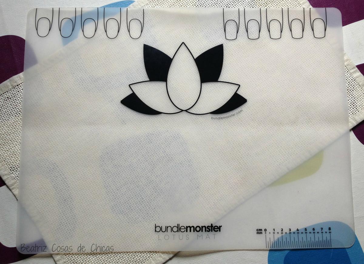 Lotus Mat y Mochi Stamper de Bundle Monster.1