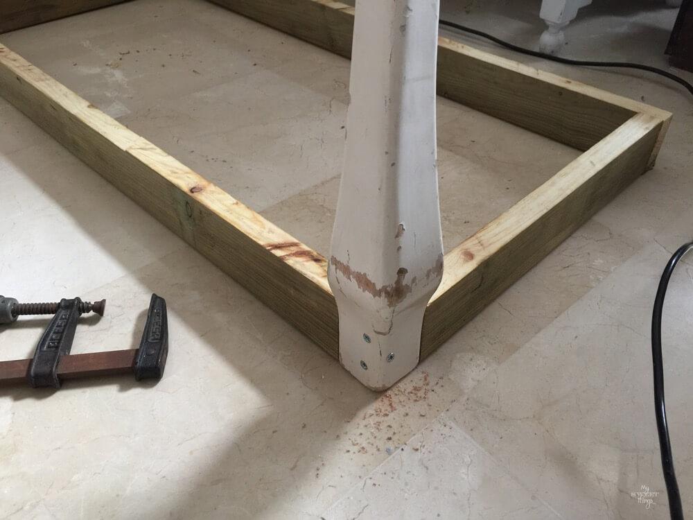 How a headboard and a chair ended up together - second trial of a bench frame with the leg on