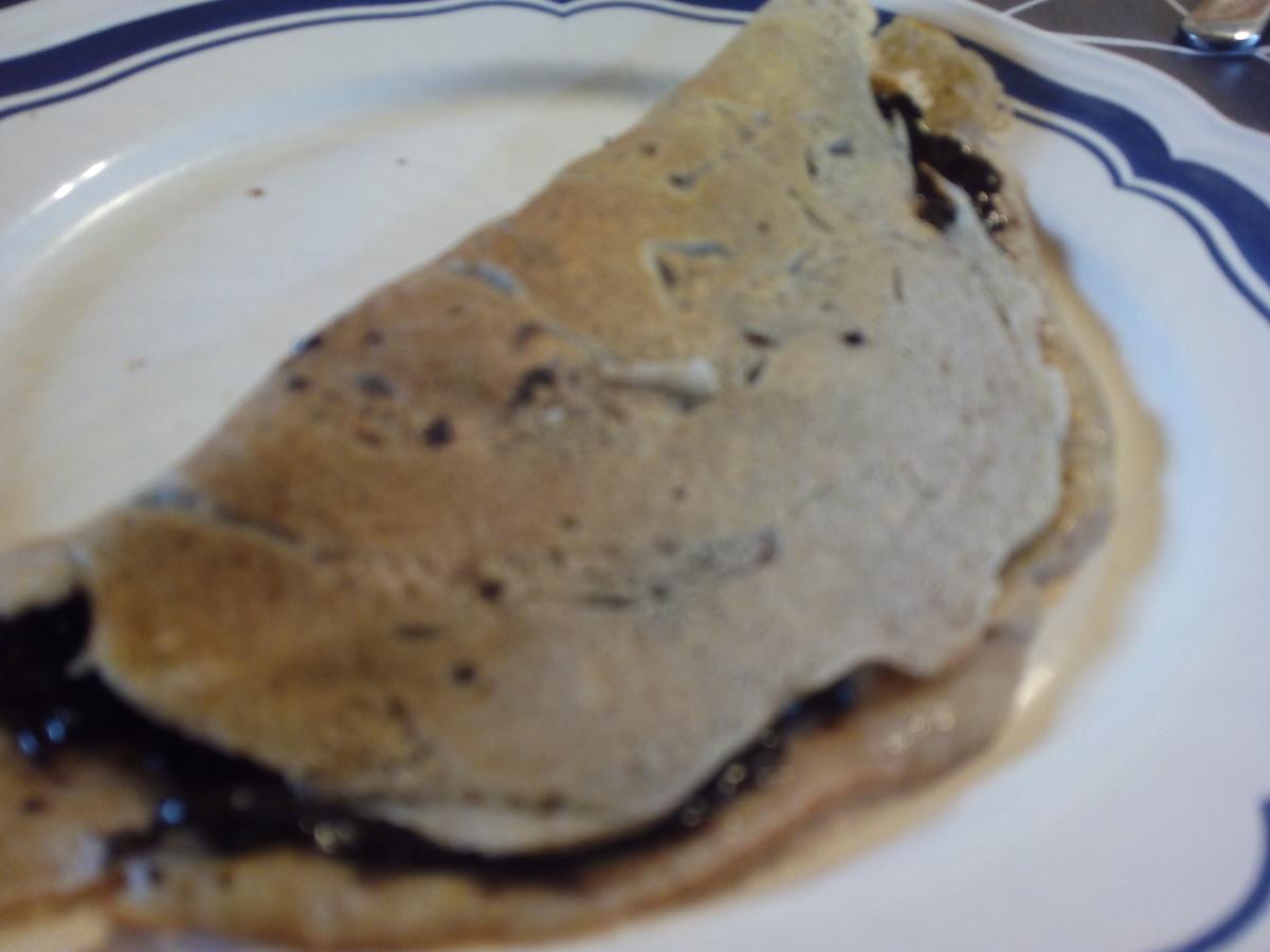 creps de trigo sarraceno con crema de algarroba vegana