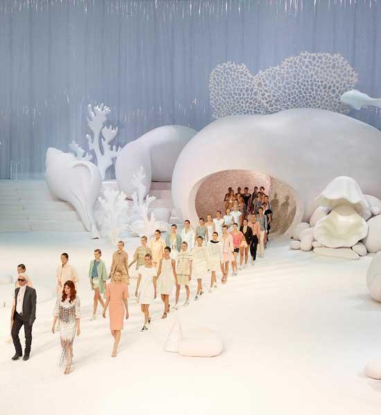 zahahadidpasarelachanel