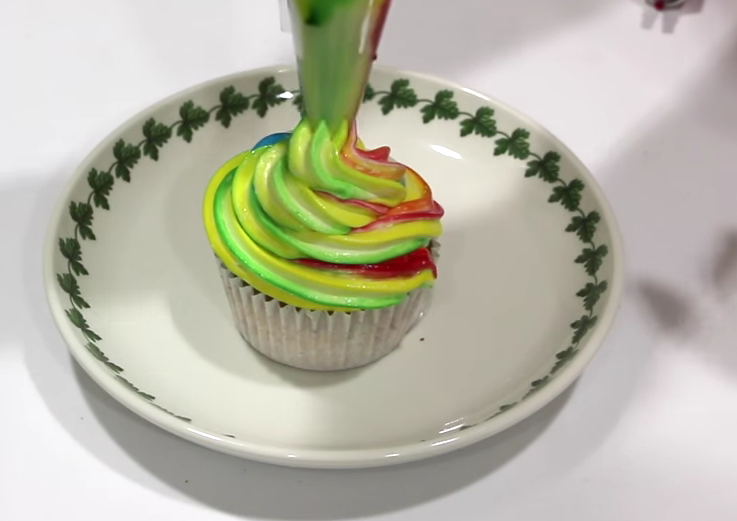 rainbow_cupcake2