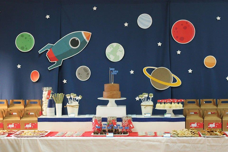 Fiesta infantil espacial en All Lovely Party