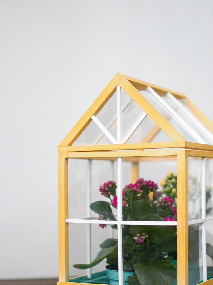 DIY min invernadero, visto en IamaMess Blog