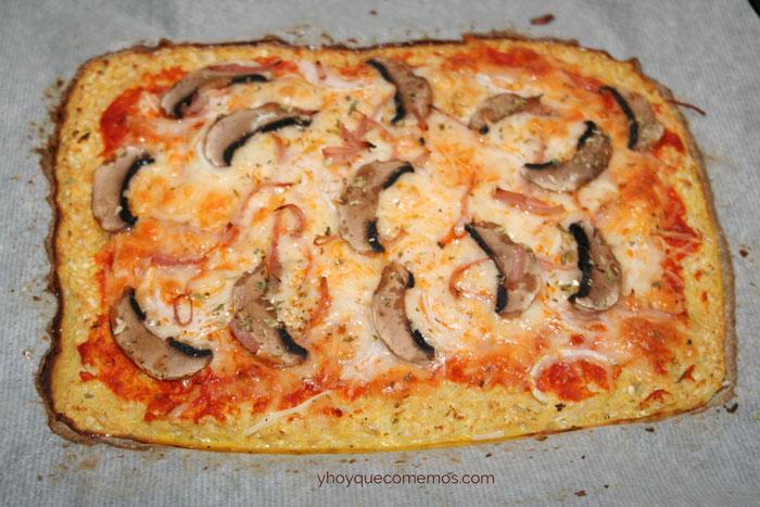 Pizza-Falsa-con-Base-de-Coliflor