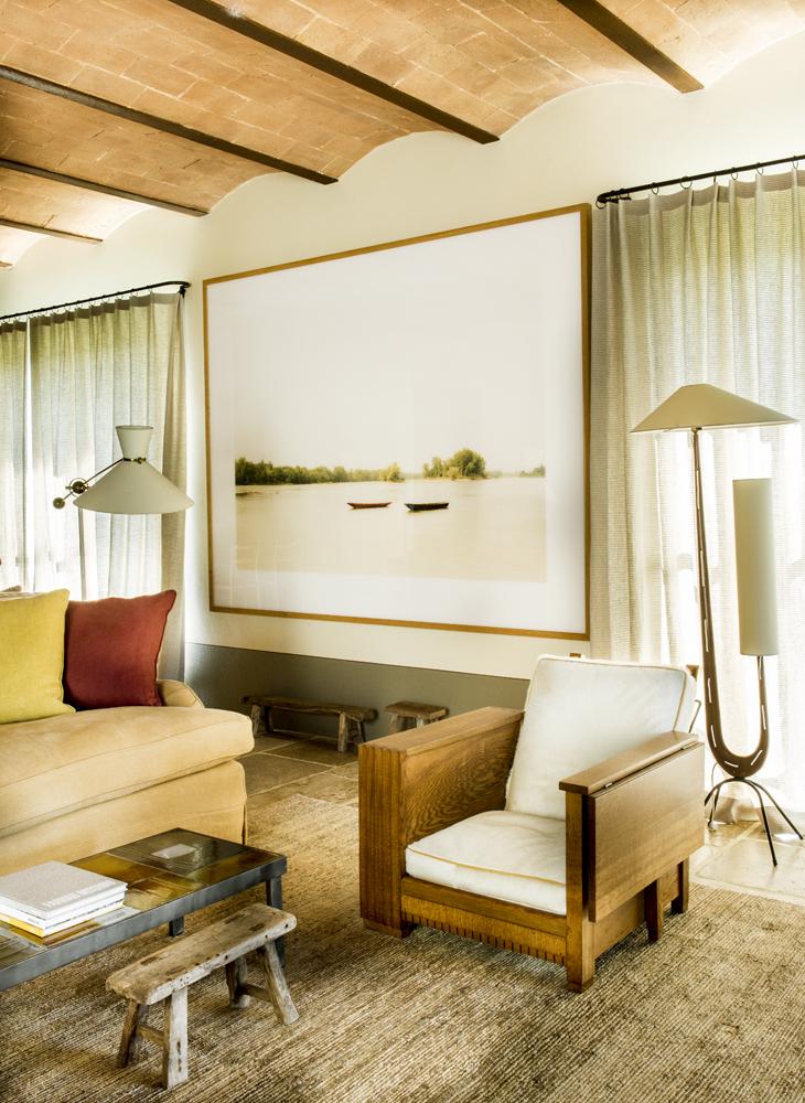 Vistas de un salón de la villa en la Toscana