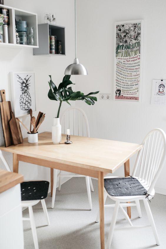 Salón pequeño - mesa madera