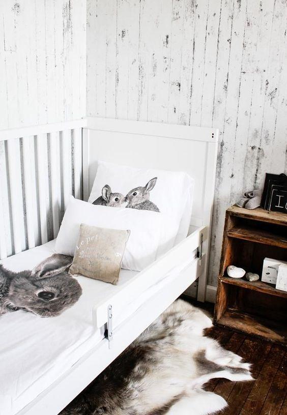 Decorar con papel pintado un dormitorio infantil con estilo nórdico